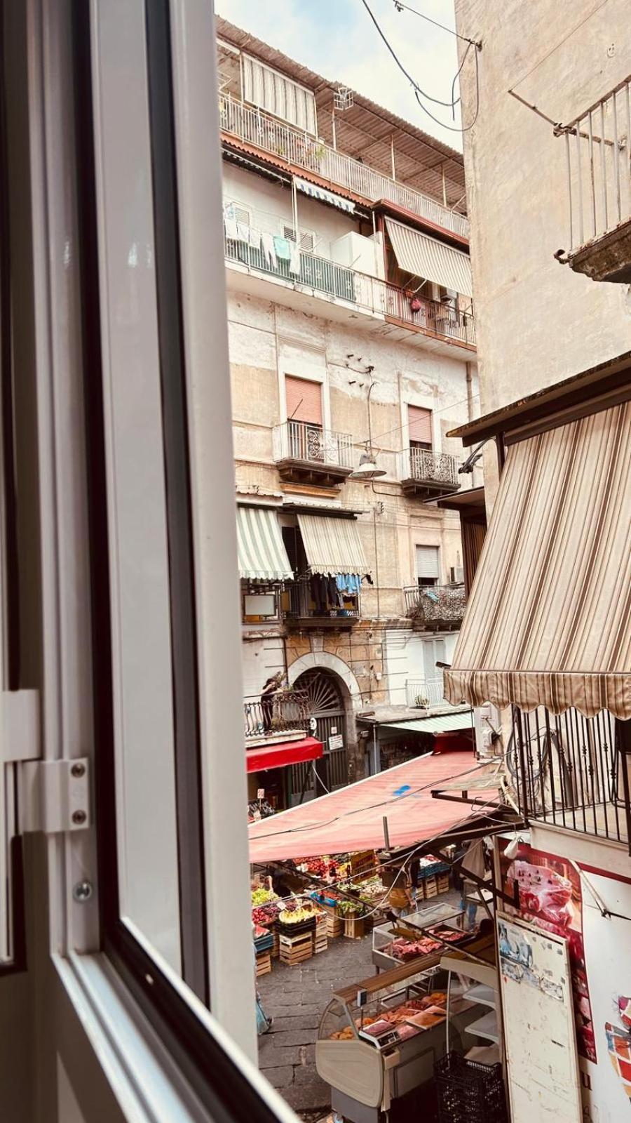 מלון נאפולי La Finestra Sul Borgo מראה חיצוני תמונה